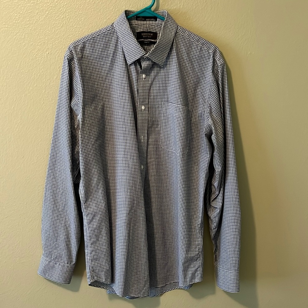 Nordstrom men’s shop trim fit wrinkle free smart care button-down. 16/34-35.